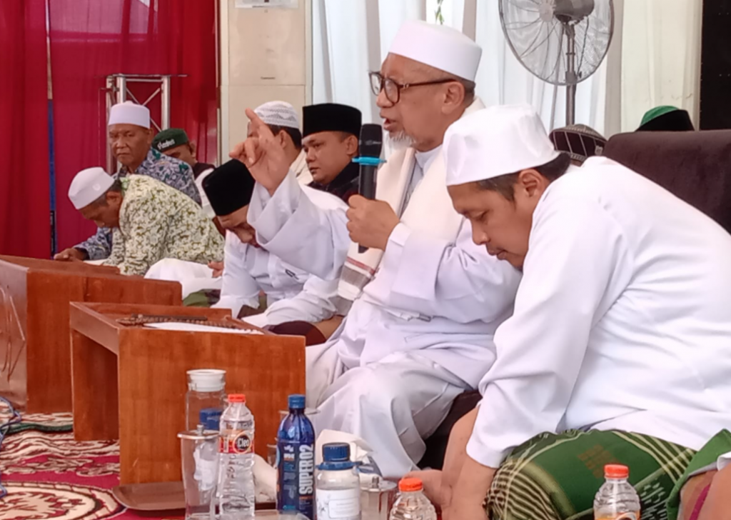 Abi-Ihya-memberikan-tausiyah-di-hadapan-Peserta-Dzikir-Jamai-ke-7